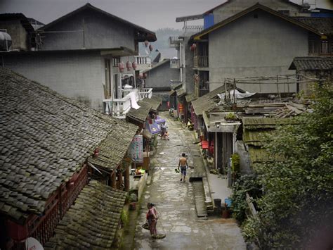 ¡Sumérgete en la Historia y la Belleza del Museo de Danzhou!  Un viaje a través del tiempo y la cultura china.