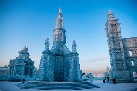 ¡Sumérgete en la Historia y la Belleza del Palacio de Hielo de Harbin!