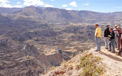 ¡Explora las maravillas geológicas del Cañón de la Nube Dorada en Qujing!