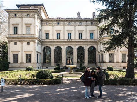 ¡Sumérgete en la Historia y el Arte con los Jardines de Villa Farnesina!